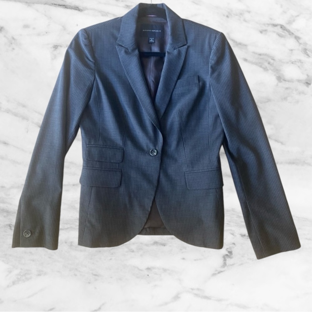 Banana Republic Pinstripe Suit Jacket - Size 8 Stretch (Excellent Condition)